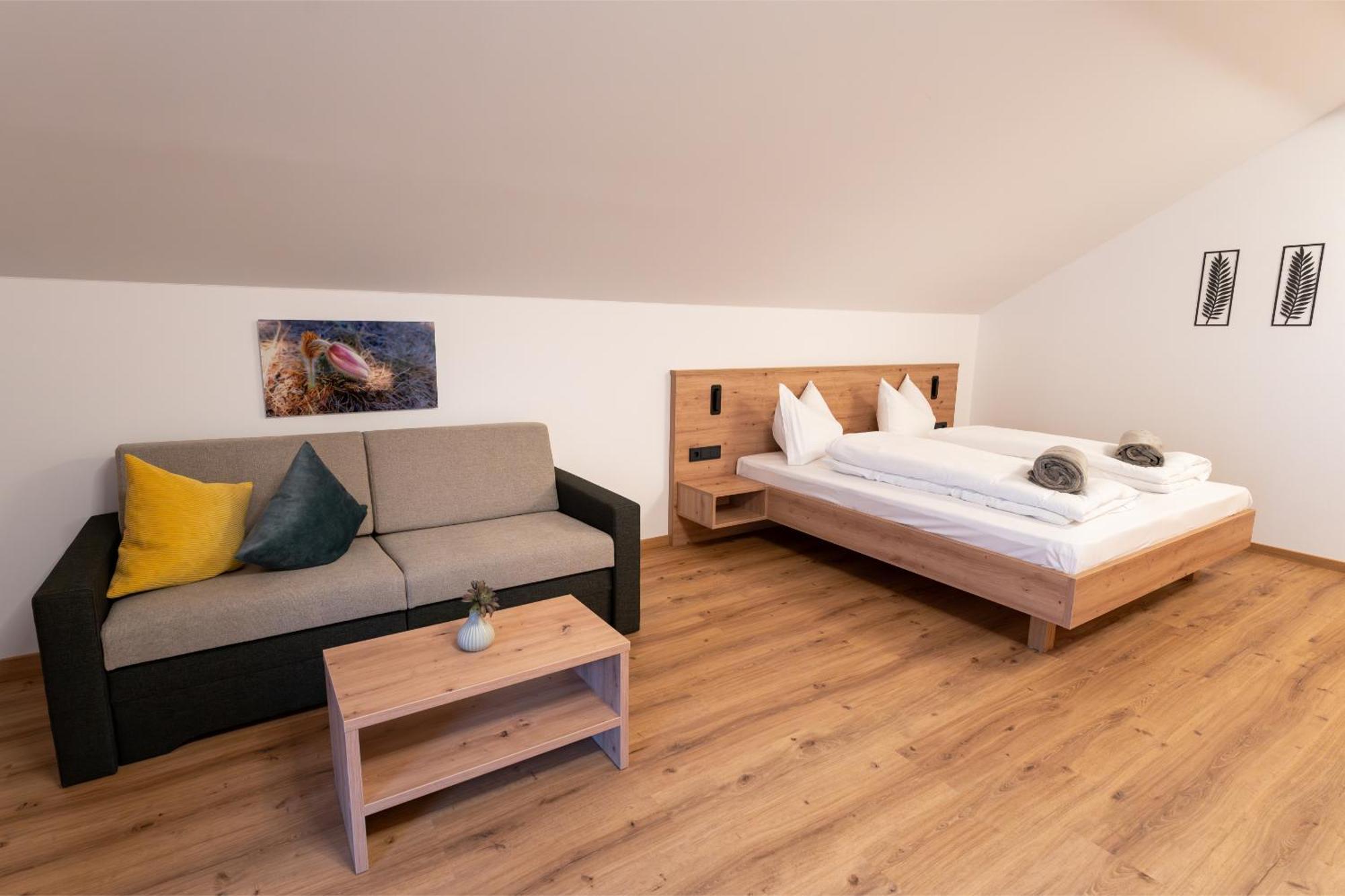 Self Service Hotel Schnalser Hof Naturns Bagian luar foto