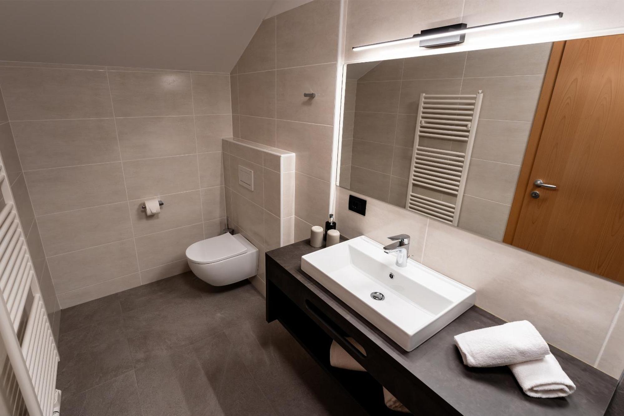 Self Service Hotel Schnalser Hof Naturns Bagian luar foto