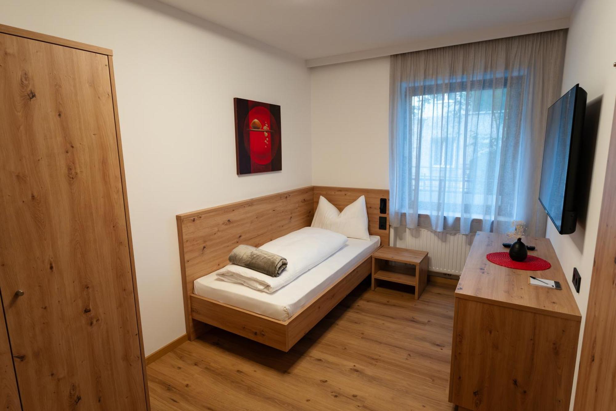 Self Service Hotel Schnalser Hof Naturns Bagian luar foto