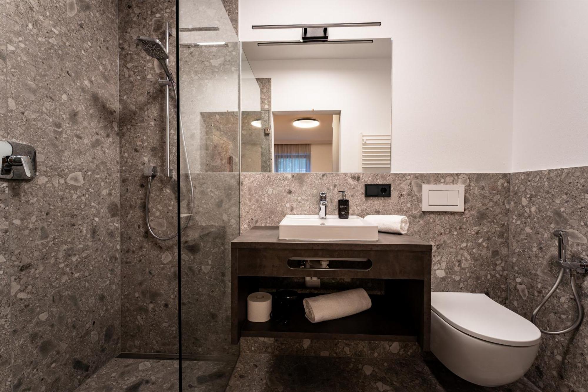 Self Service Hotel Schnalser Hof Naturns Bagian luar foto