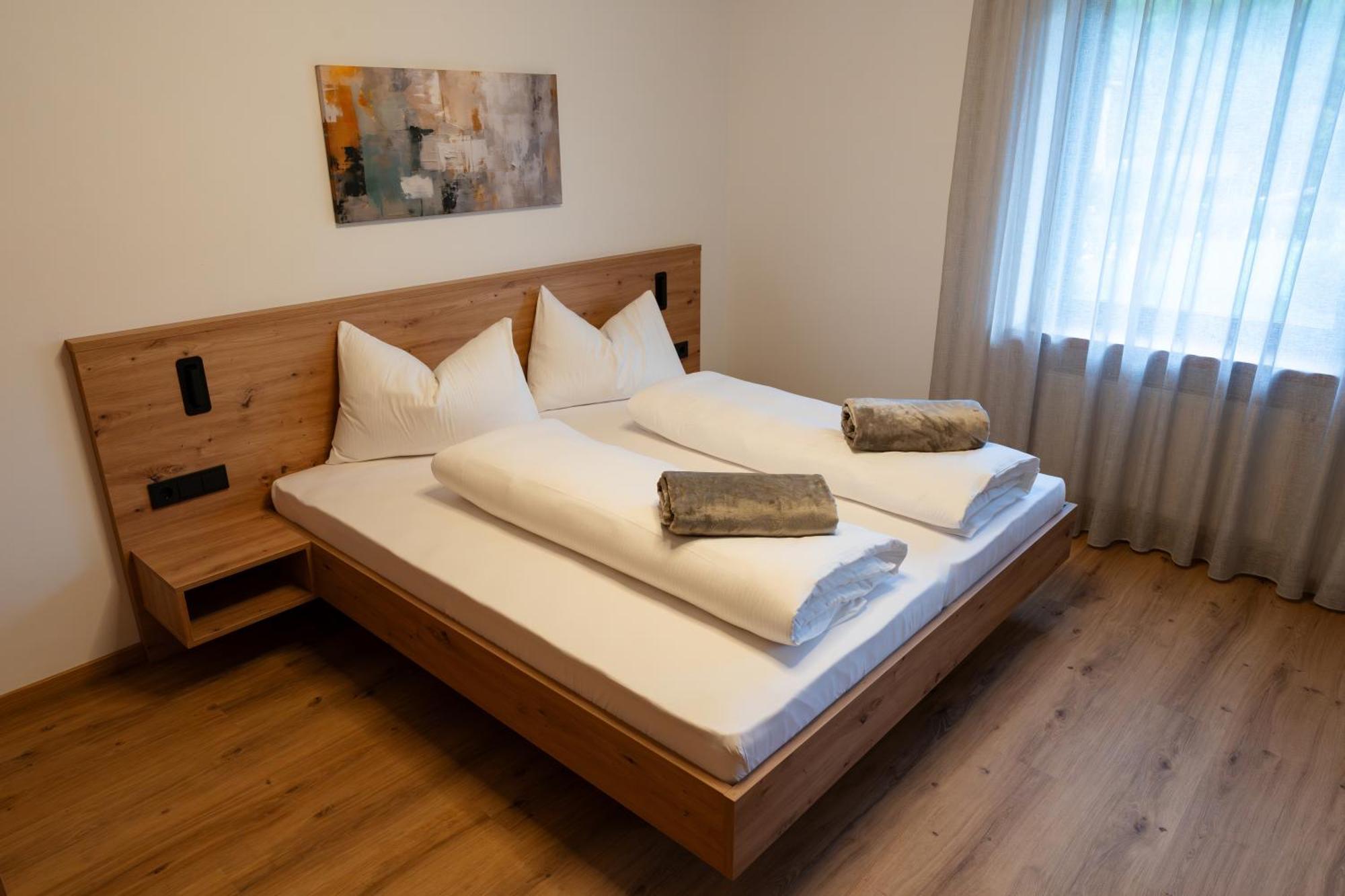 Self Service Hotel Schnalser Hof Naturns Bagian luar foto
