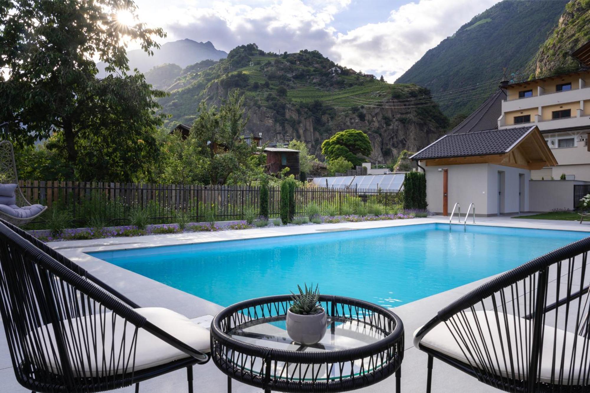Self Service Hotel Schnalser Hof Naturns Bagian luar foto