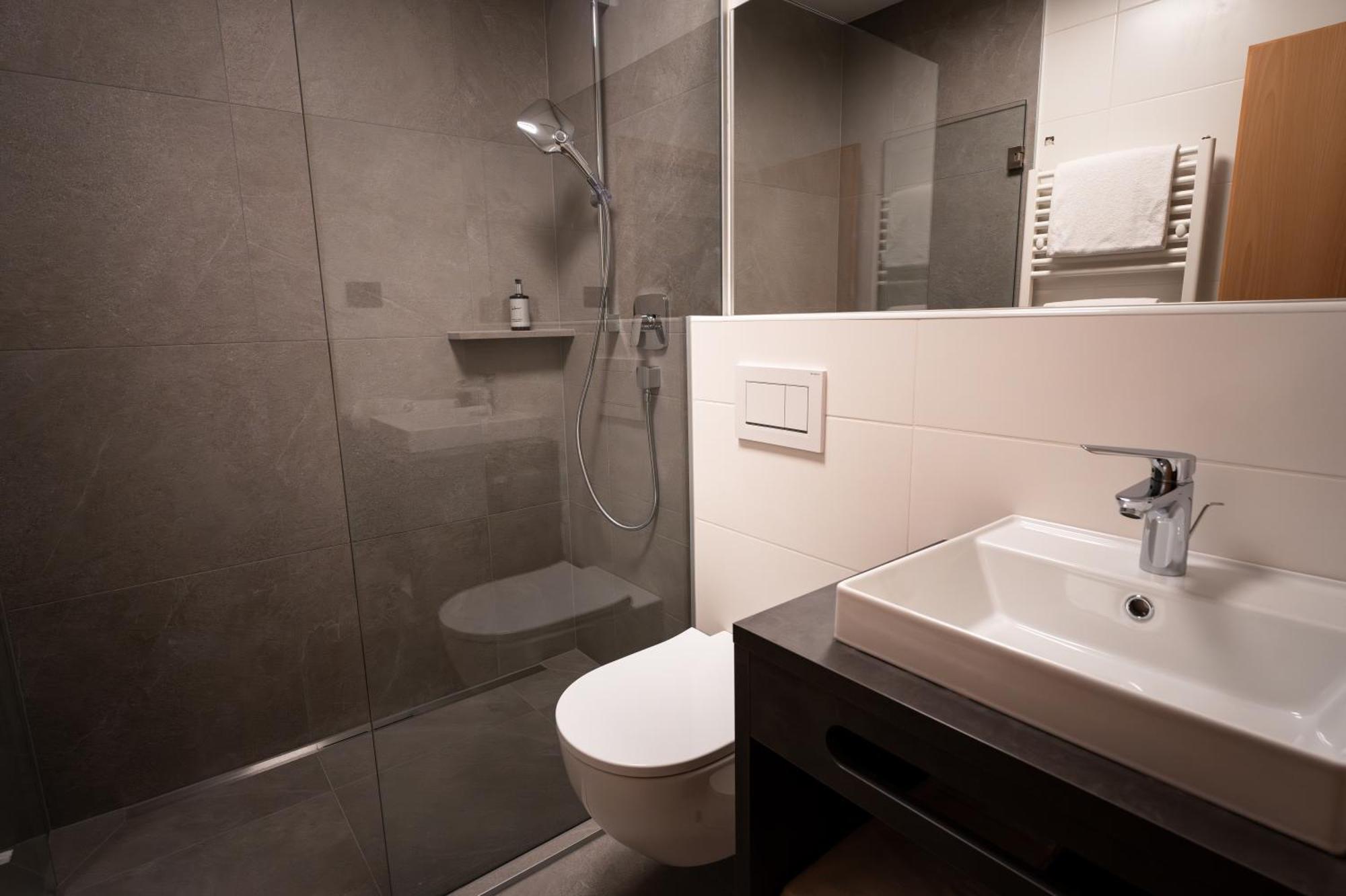 Self Service Hotel Schnalser Hof Naturns Bagian luar foto