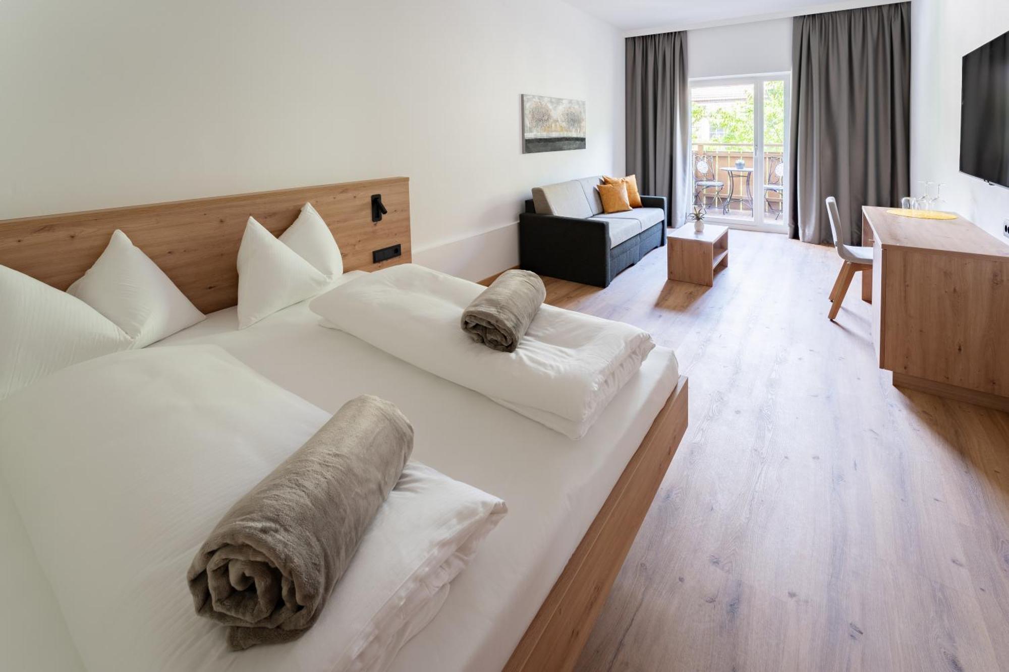 Self Service Hotel Schnalser Hof Naturns Bagian luar foto