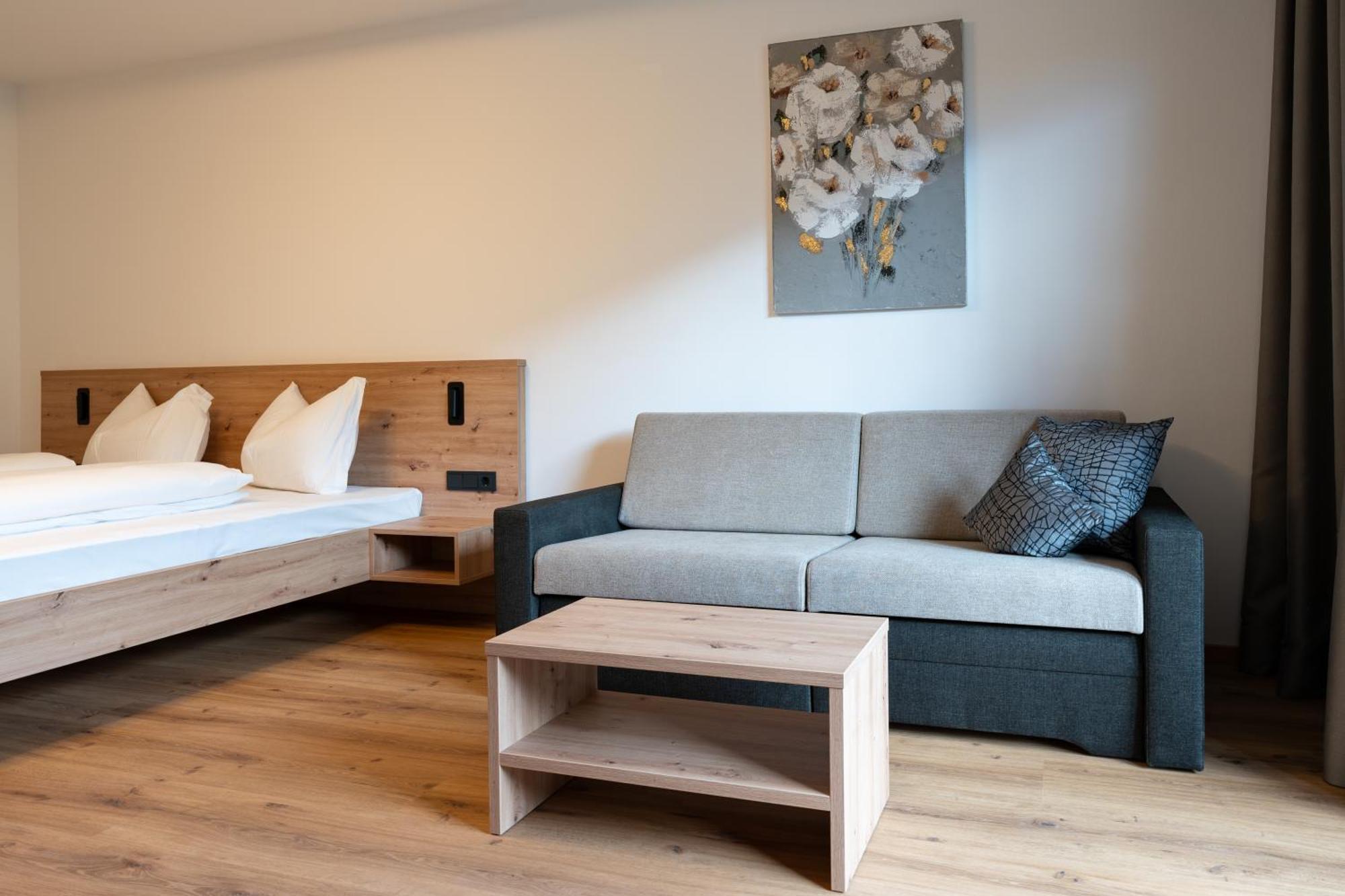 Self Service Hotel Schnalser Hof Naturns Bagian luar foto