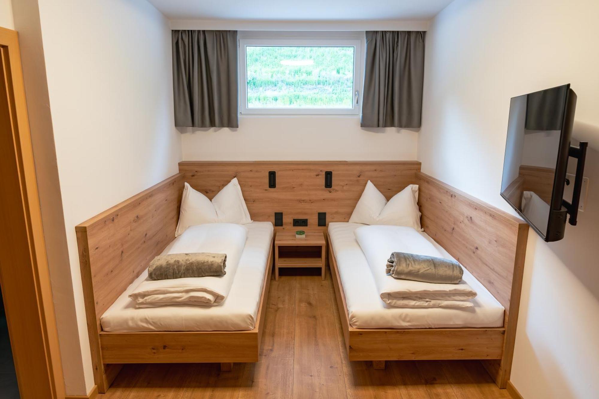 Self Service Hotel Schnalser Hof Naturns Bagian luar foto
