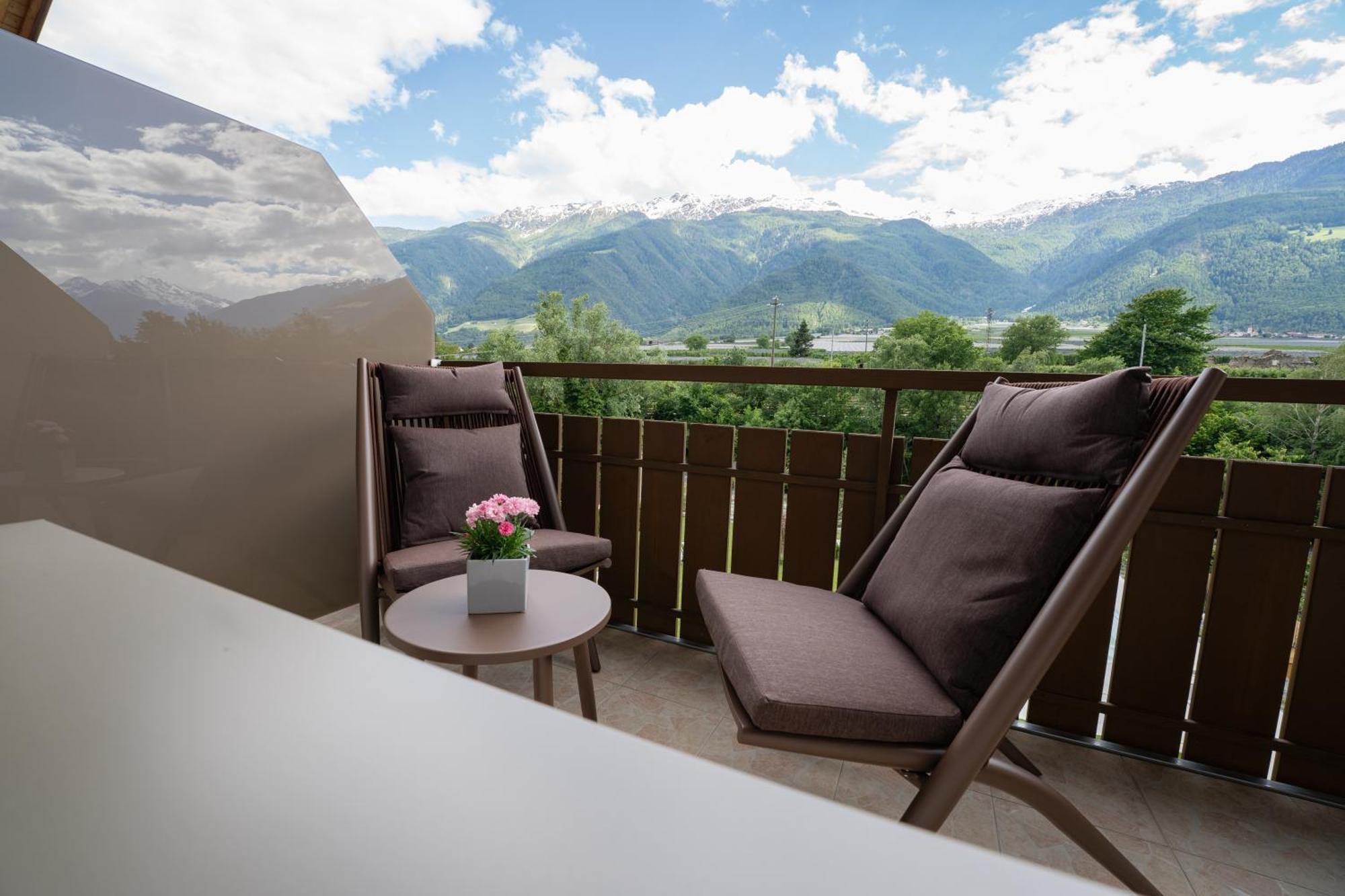 Self Service Hotel Schnalser Hof Naturns Bagian luar foto
